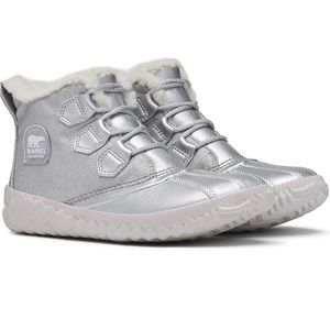 Womens Disney x Sorel out n about “Frozen” boots